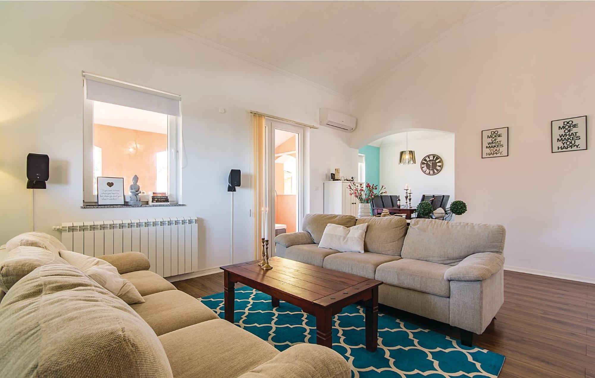 7 Bedroom Stunning Home In Ližnjan المظهر الخارجي الصورة