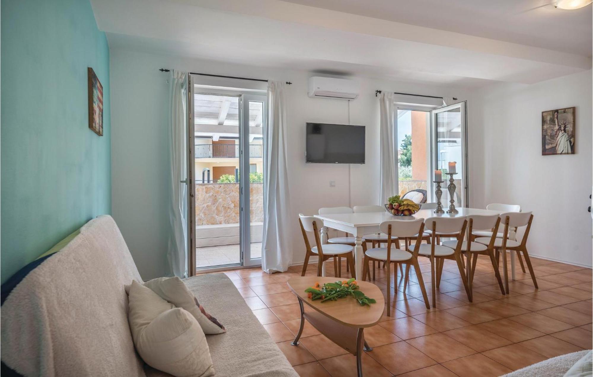 7 Bedroom Stunning Home In Ližnjan المظهر الخارجي الصورة